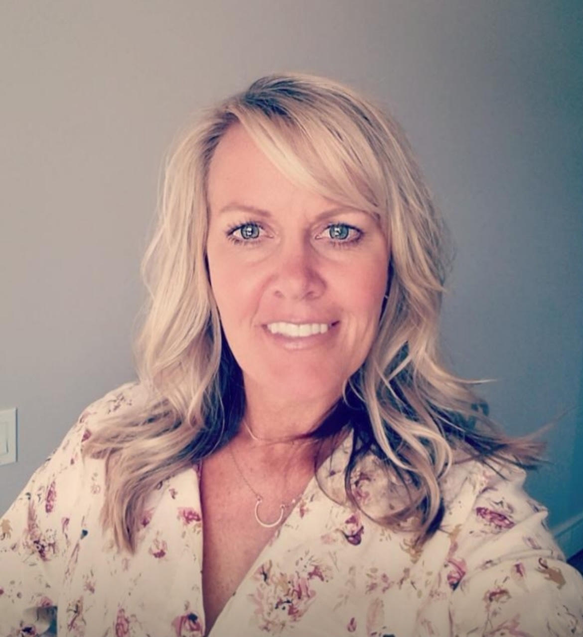 Nina - Dental Assistant